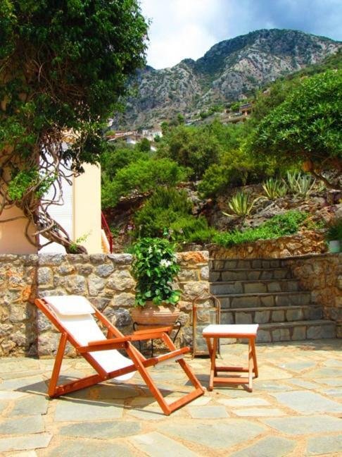 Ferienwohnung Aloe Meli Kalamata Exterior foto
